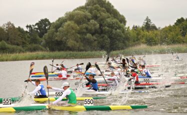 Männer-Jugend auf der Regattastrecke bei den Deutschen Kanumeisterschaften